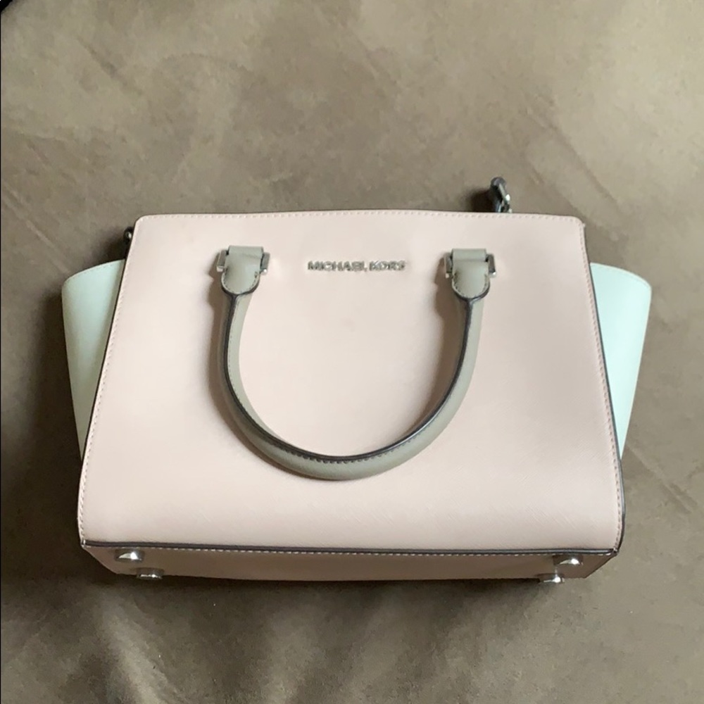 Michael kors crossbody bag